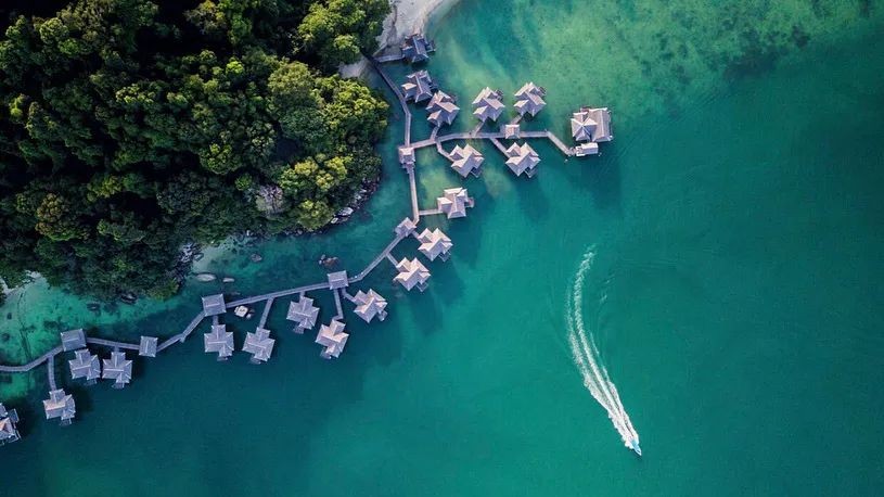 穿越赤道的风，去看纯净的绿中海度假酒店Pangkor Laut Resort