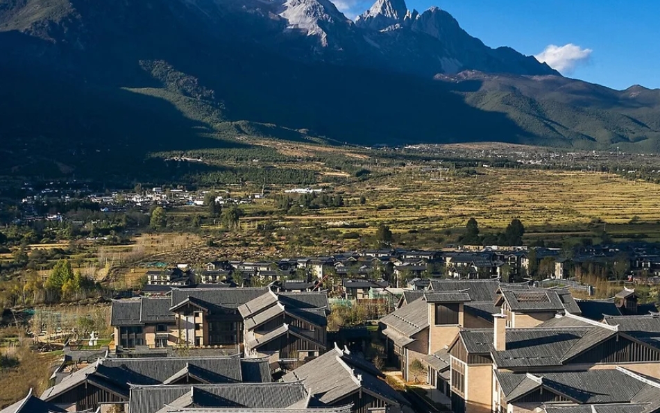 丽江金茂璞修雪山酒店 坐拥古城全景
